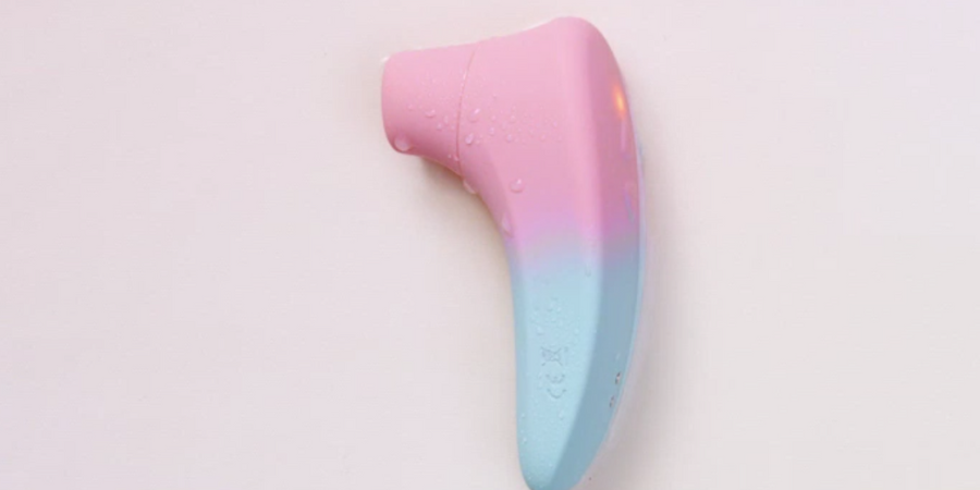 Smartphone-controlled clit sucker